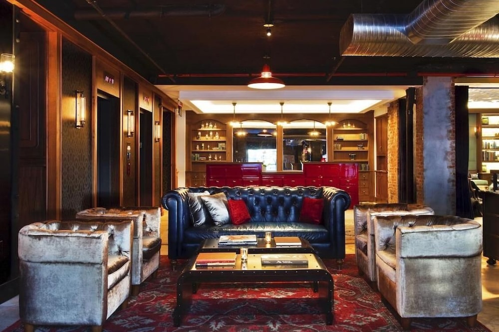 New York At Your Arm's Reach! Pets are Welcome, Minutes from Rockefeller Center!