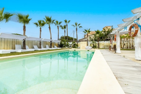 Pool. ARMONÍA (DÉNIA) - Fabulous apartment with shared pool in Dénia - Free Wifi
