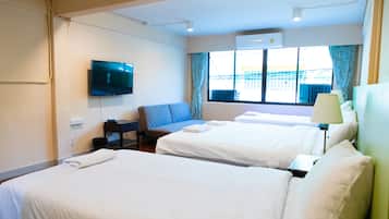 3 bedrooms, iron/ironing board, WiFi, bed sheets