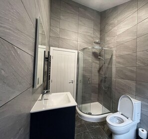 Baignoire, serviettes fournies