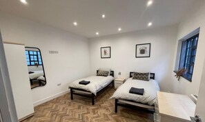 2 室のベッドルーム、WiFi、ベッドシーツ