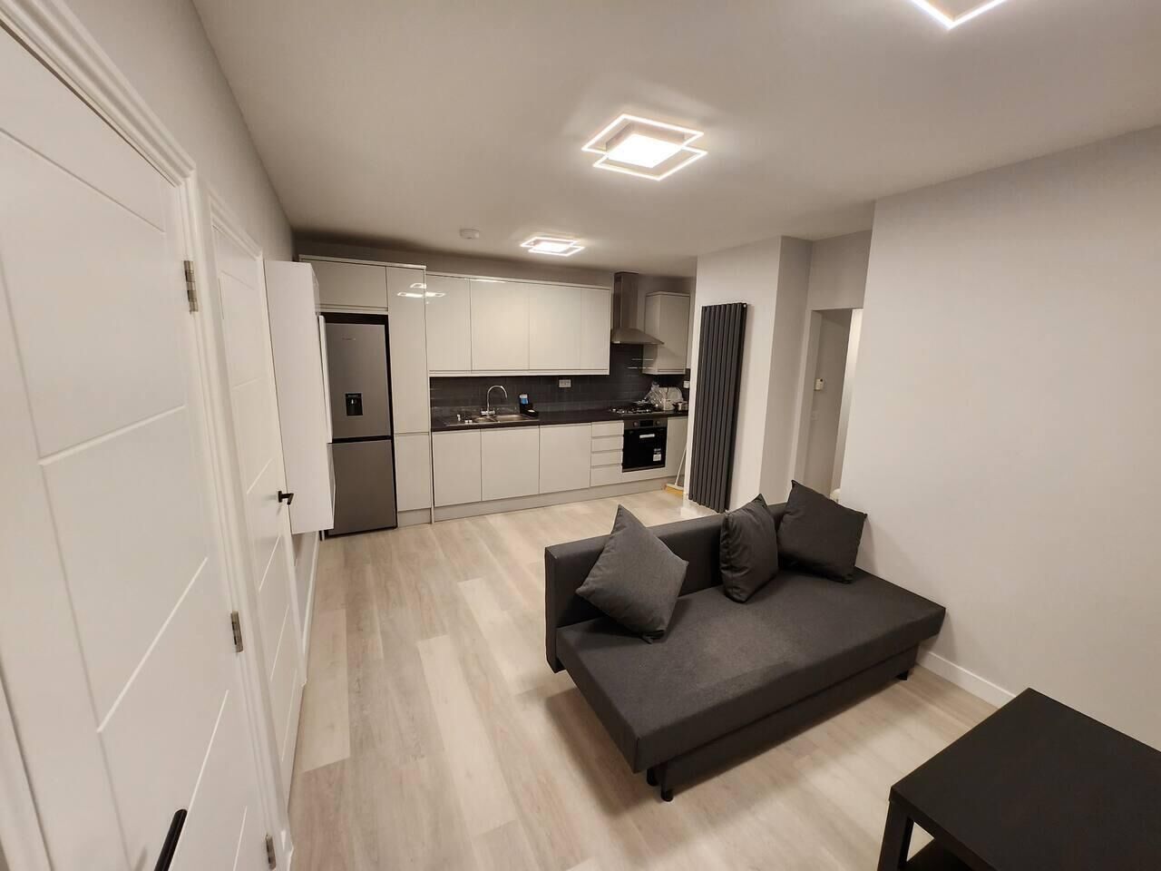 New Refurb 2-Bed Apartment in London