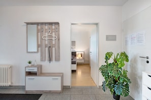 Shower, free toiletries, hair dryer, towels - Apartment "Agricola" with Shared Garden & Wi-Fi (Bad Säckingen)