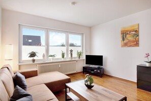 Televisión, consola de videojuegos, reproductor de DVD, estéreo