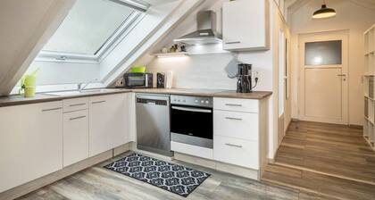 Holiday Apartment "Straub" with Mountain View, Balcony & Wi-Fi