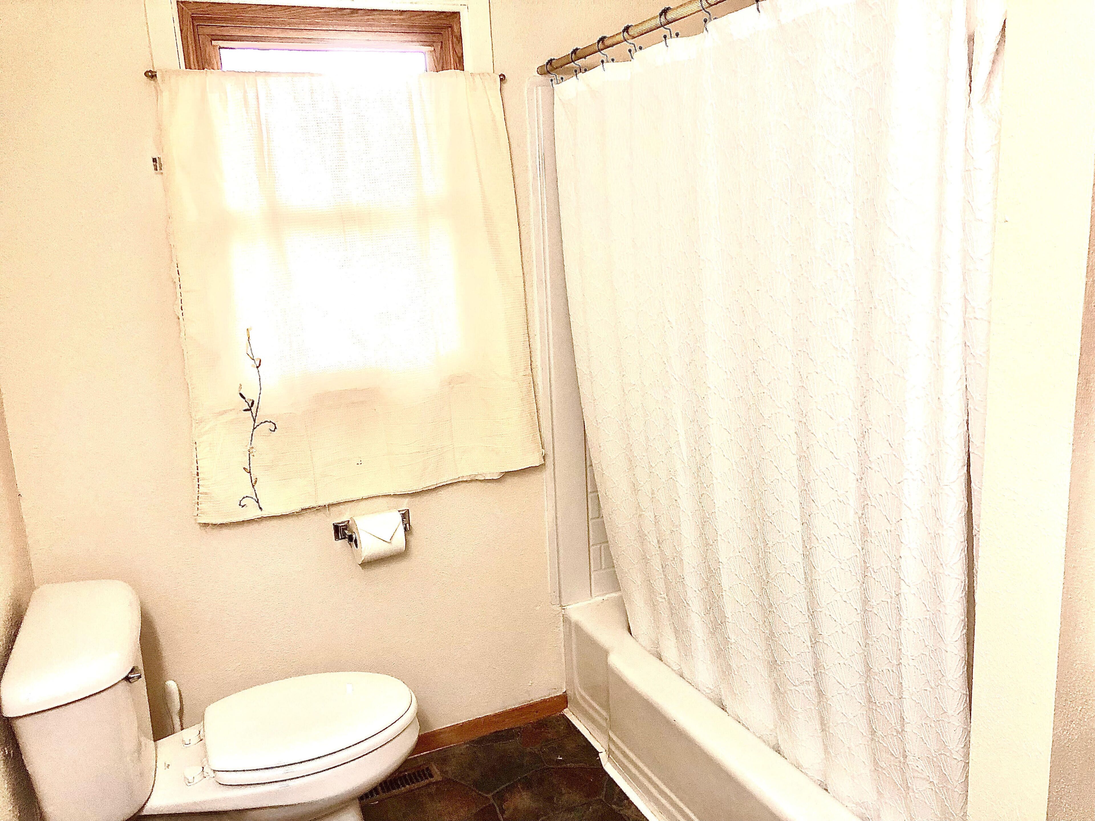 Take It Easy, Live Simply, 3bd APT!