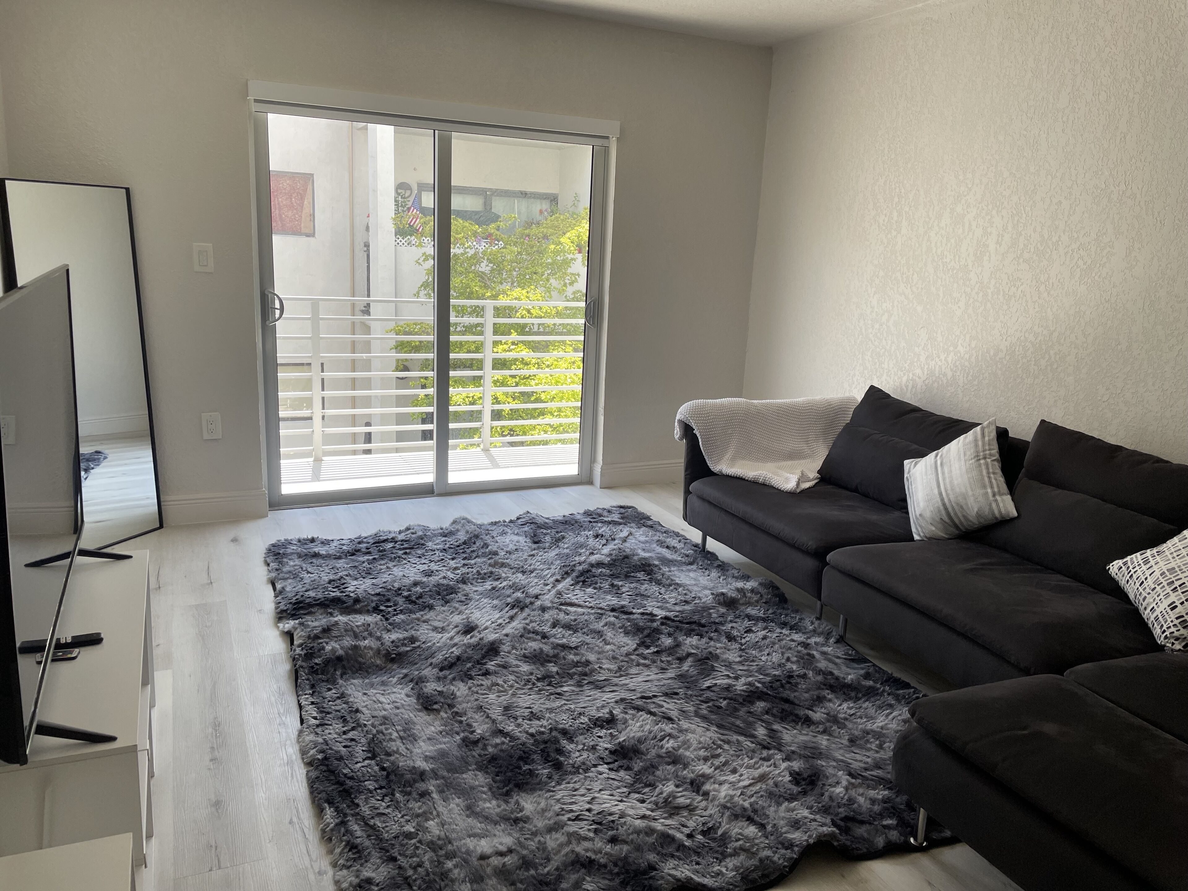 NEW North Miami apartment; close to beaches, restaurants, downtown and shopping.