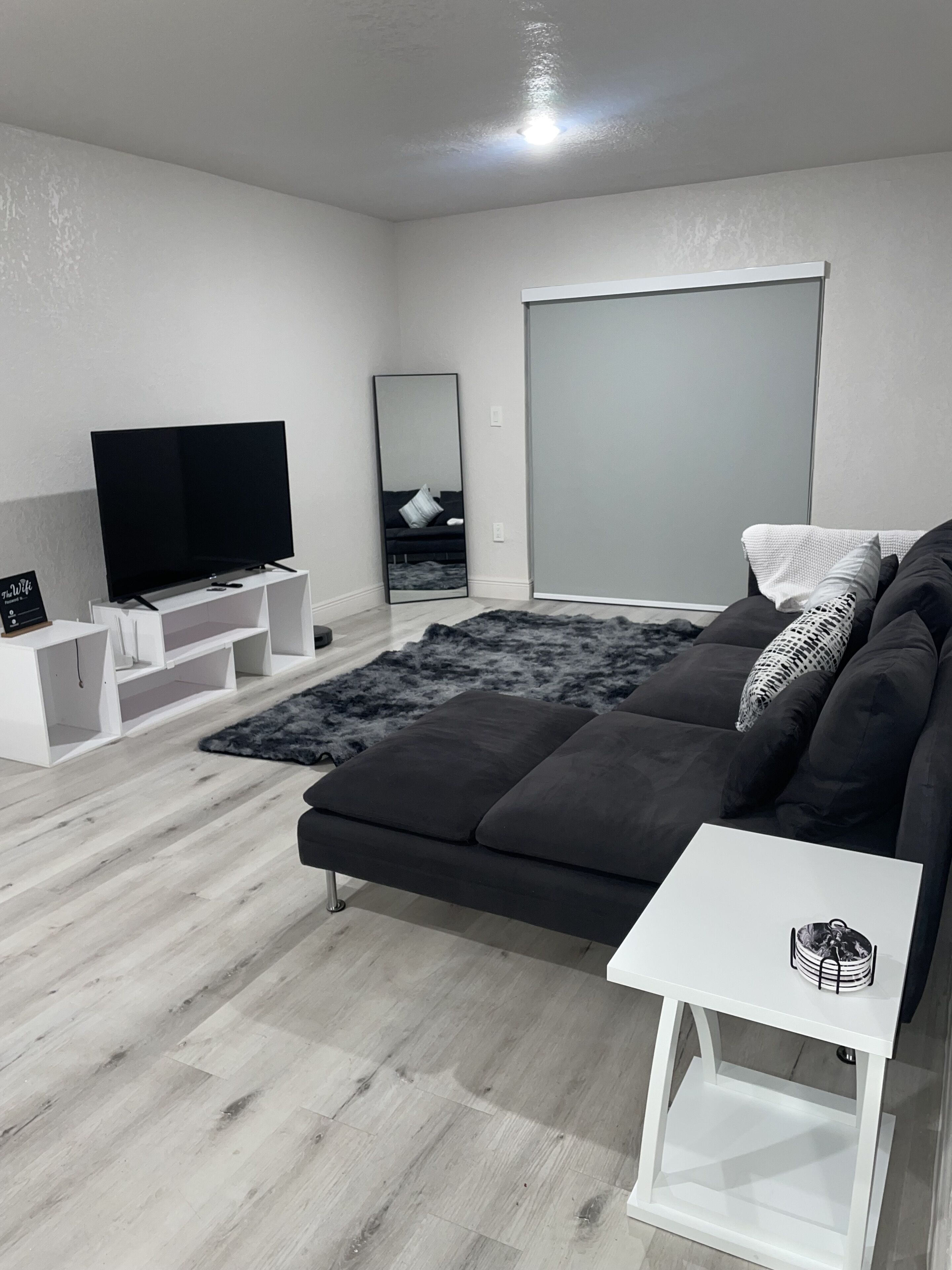 NEW North Miami apartment; close to beaches, restaurants, downtown and shopping.