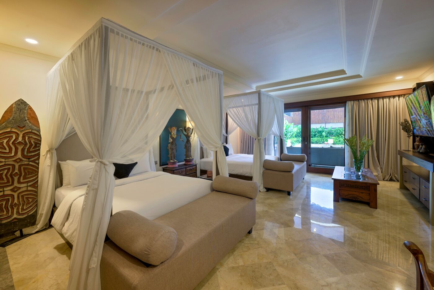 Villa de lujo, 5 habitaciones, vista al jardín | Caja de seguridad en la habitación y escritorio 