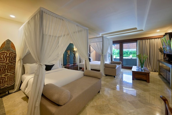 Vila superluxo, 5 quartos, vista para o jardim | Cofres nos quartos, escrivaninha, ferros/tábuas de passar roupa