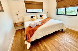 2 bedrooms, desk, iron/ironing board, free WiFi