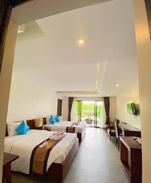 Minibar, in-room safe, desk, iron/ironing board - Ang Damnak Samrith Boutique Hotel (Siem Reap)