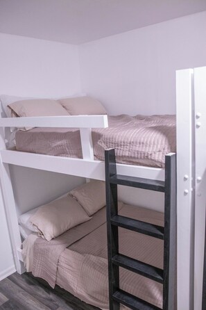 3 bedrooms, iron/ironing board, travel cot, free WiFi