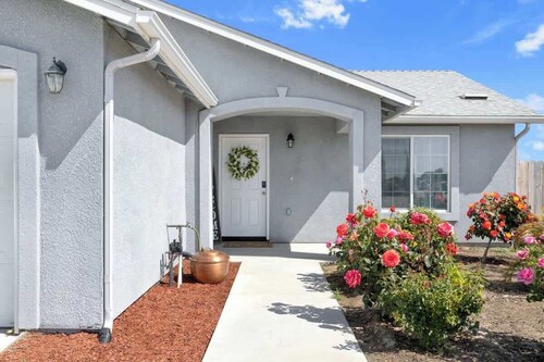 The Poppy House 4bd near NAS