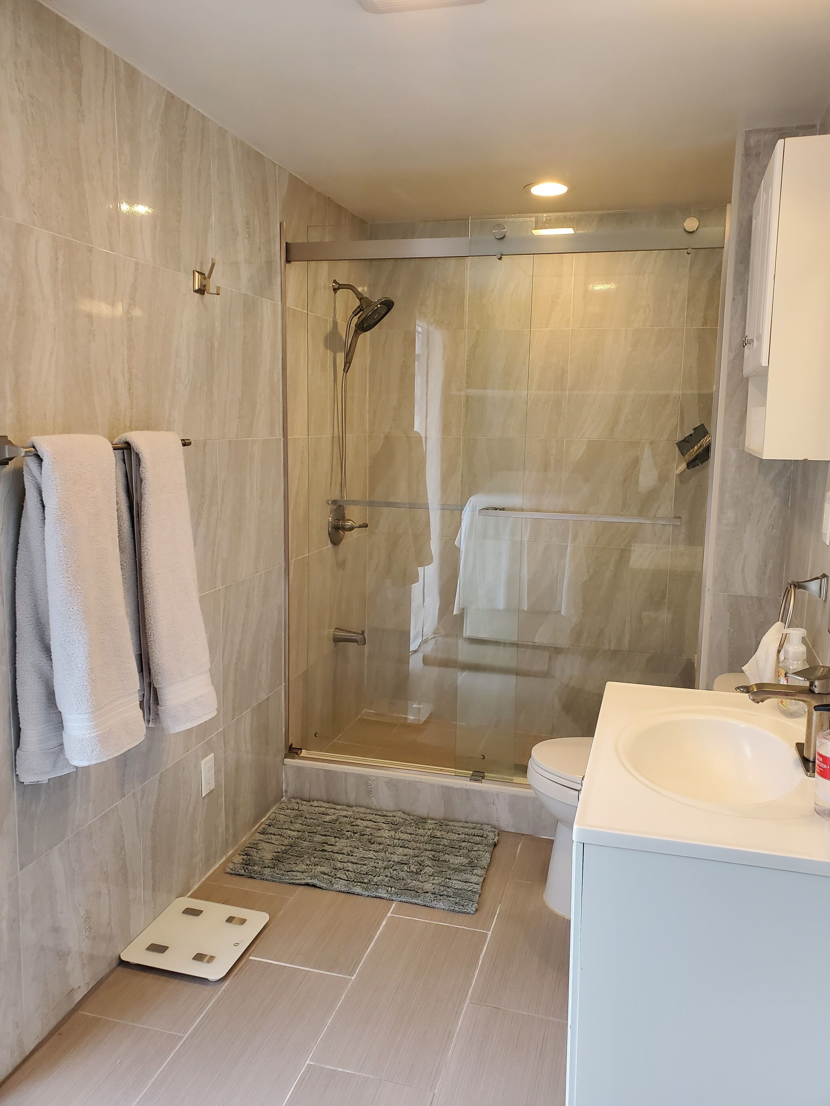 1B/1B Guest house nearby UCLA / SMC