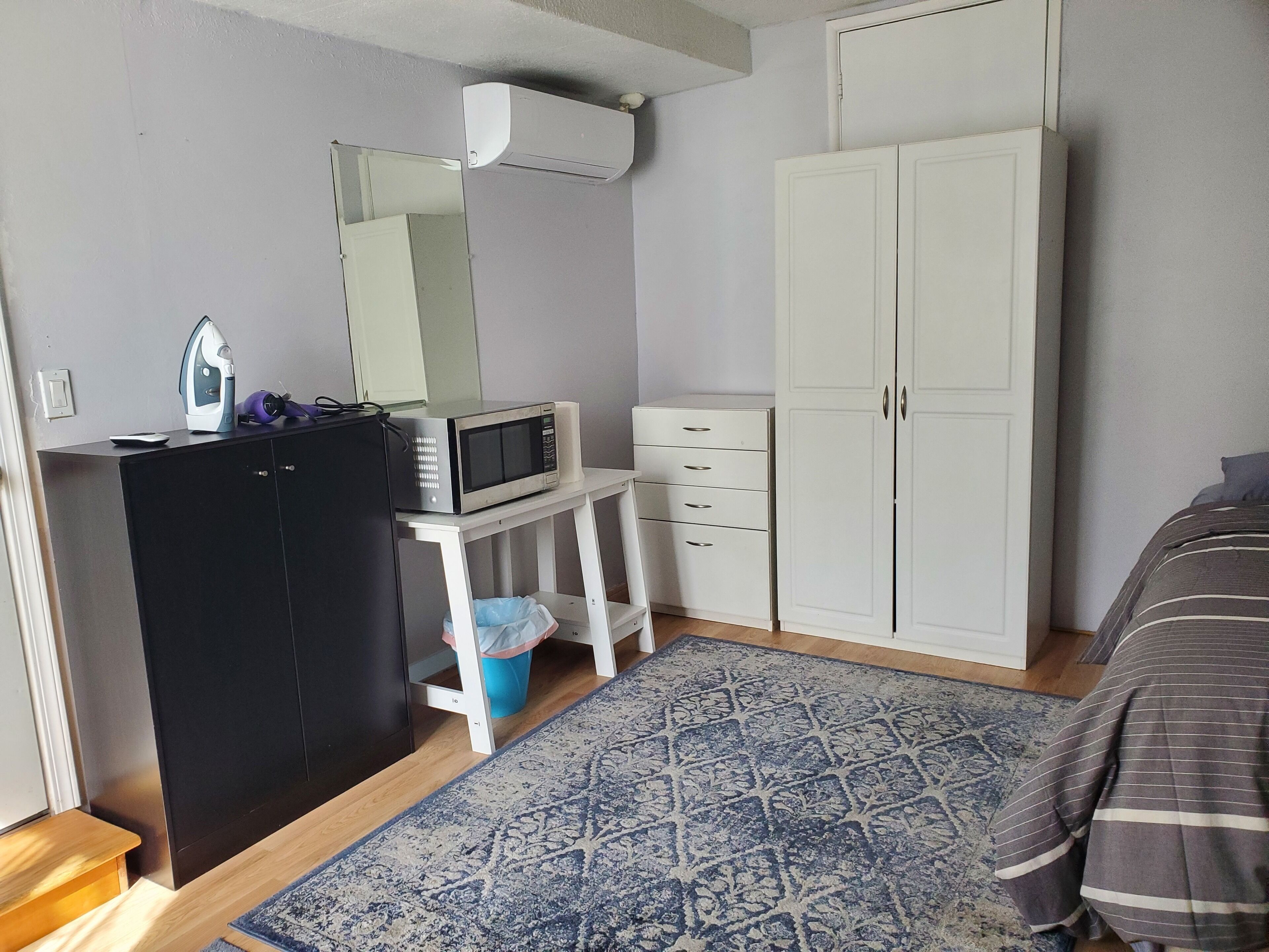 1B/1B Guest house nearby UCLA / SMC