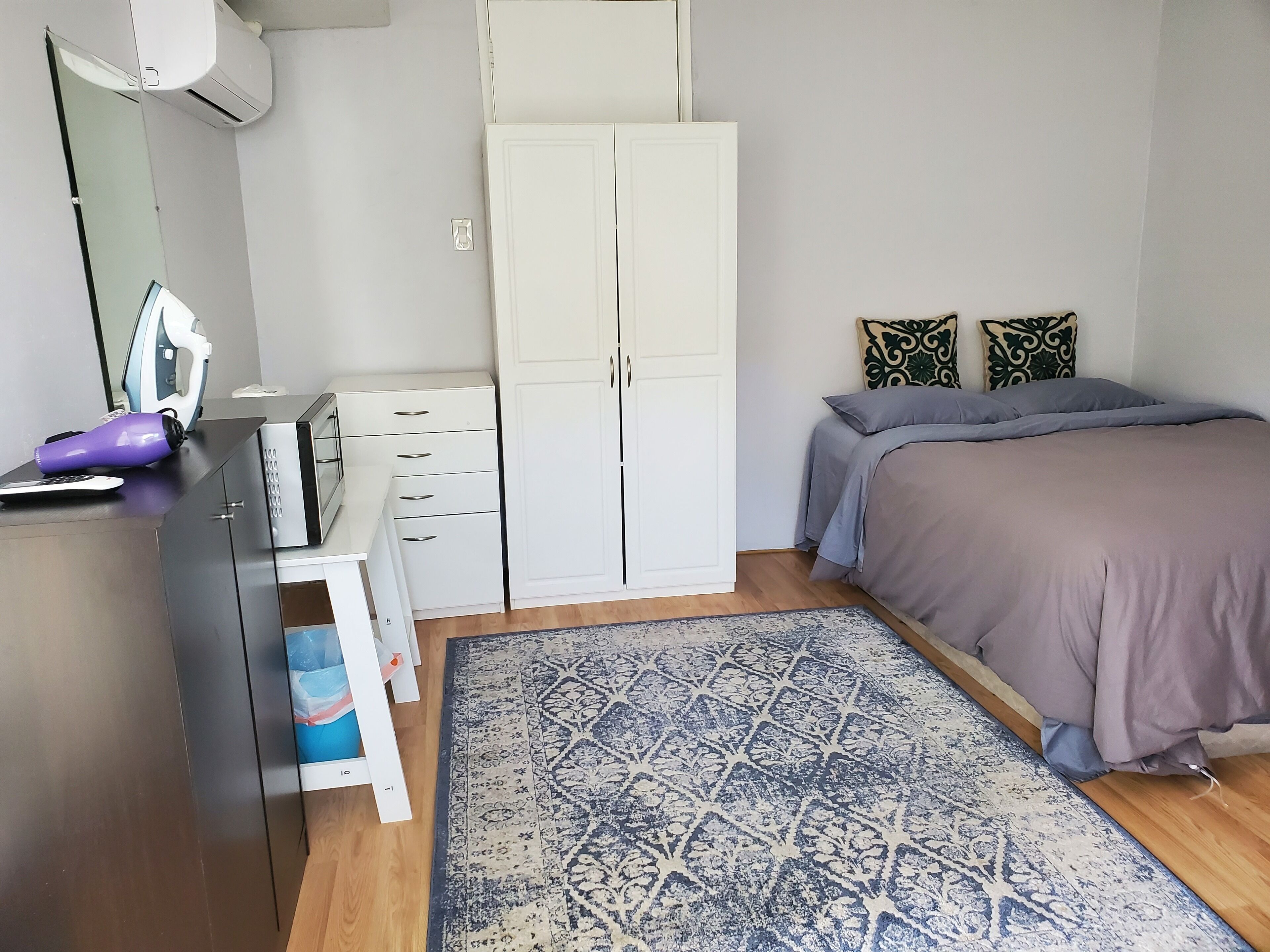 1B/1B Guest house nearby UCLA / SMC