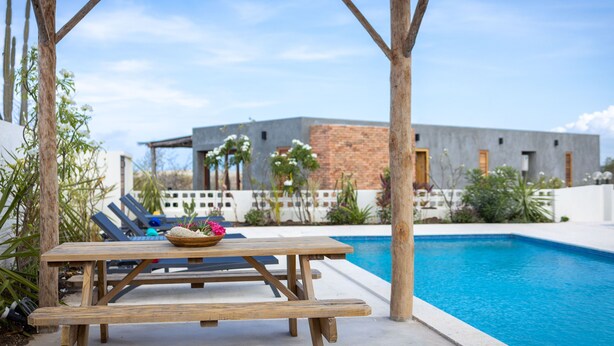 Pool - Sasha Apartment - panoramic view with pool (Jan Thiel)