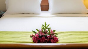 1 bedroom, iron/ironing board, internet, bed sheets - Havana Apartment - Panoramic view with pool (Jan Thiel)