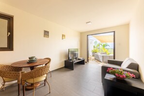 TV - Havana Apartment - Panoramic view with pool (Jan Thiel)
