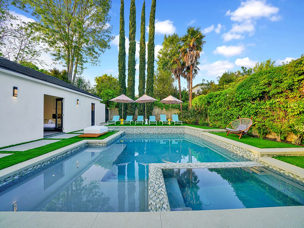 Luxury Resort Heated Pool & Spa