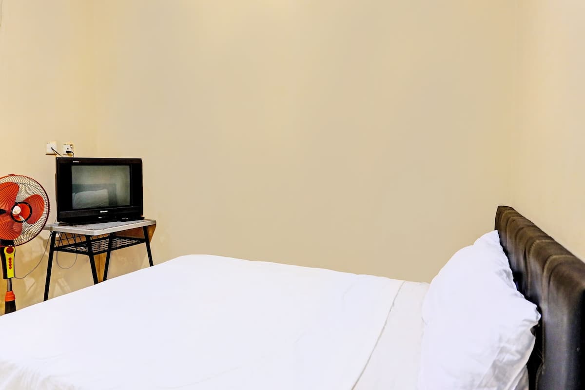 economy double room | free wifi, bed sheets