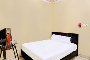 Economy Double Room | Free WiFi, bed sheets - Hotel O Hana StayNearNagoya Hill Mall (Batam)