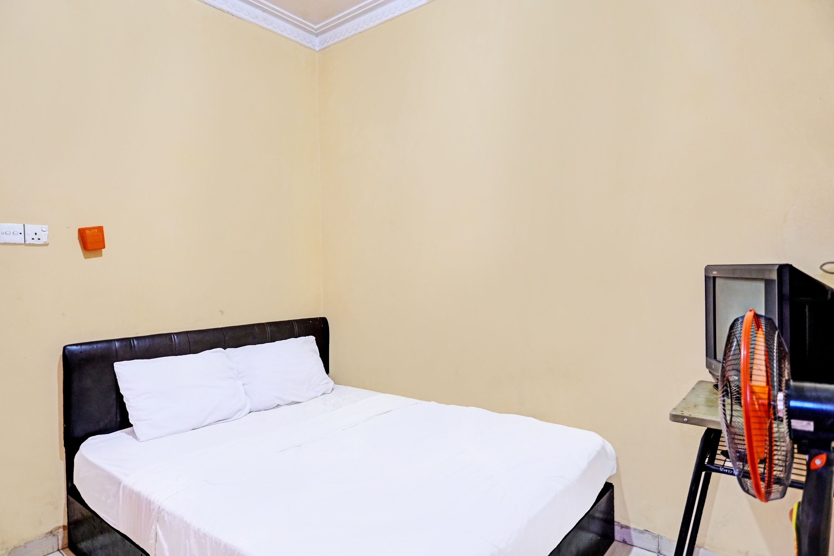 economy double room | free wifi, bed sheets