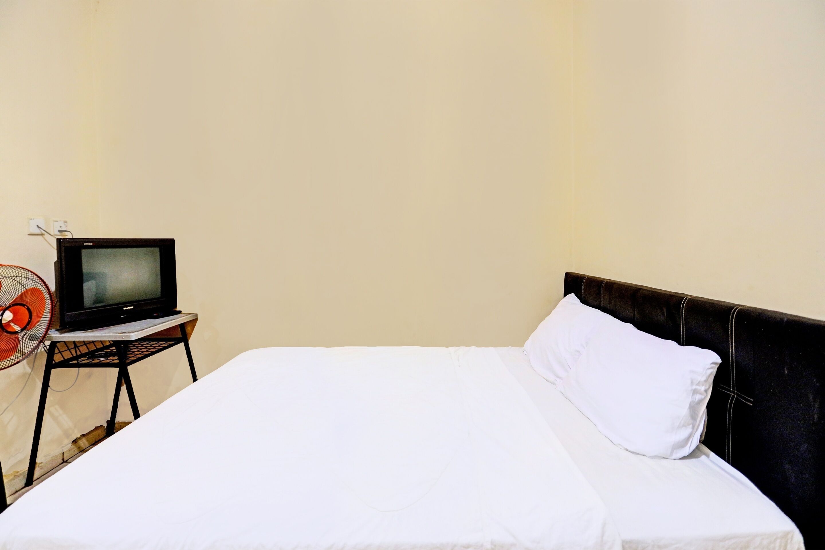 economy double room | free wifi, bed sheets