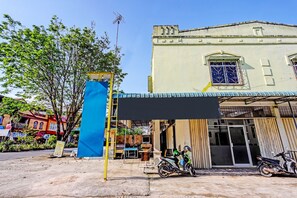 Front of property - Hotel O Aulia Homestay Syariah (Batam)