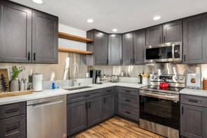 Unclassified image, 5 of 34, button - Impeccable Custom Furnishing and Design, Pet Friendly, BBQ, One Block From Center of Government Camp (Government Camp)