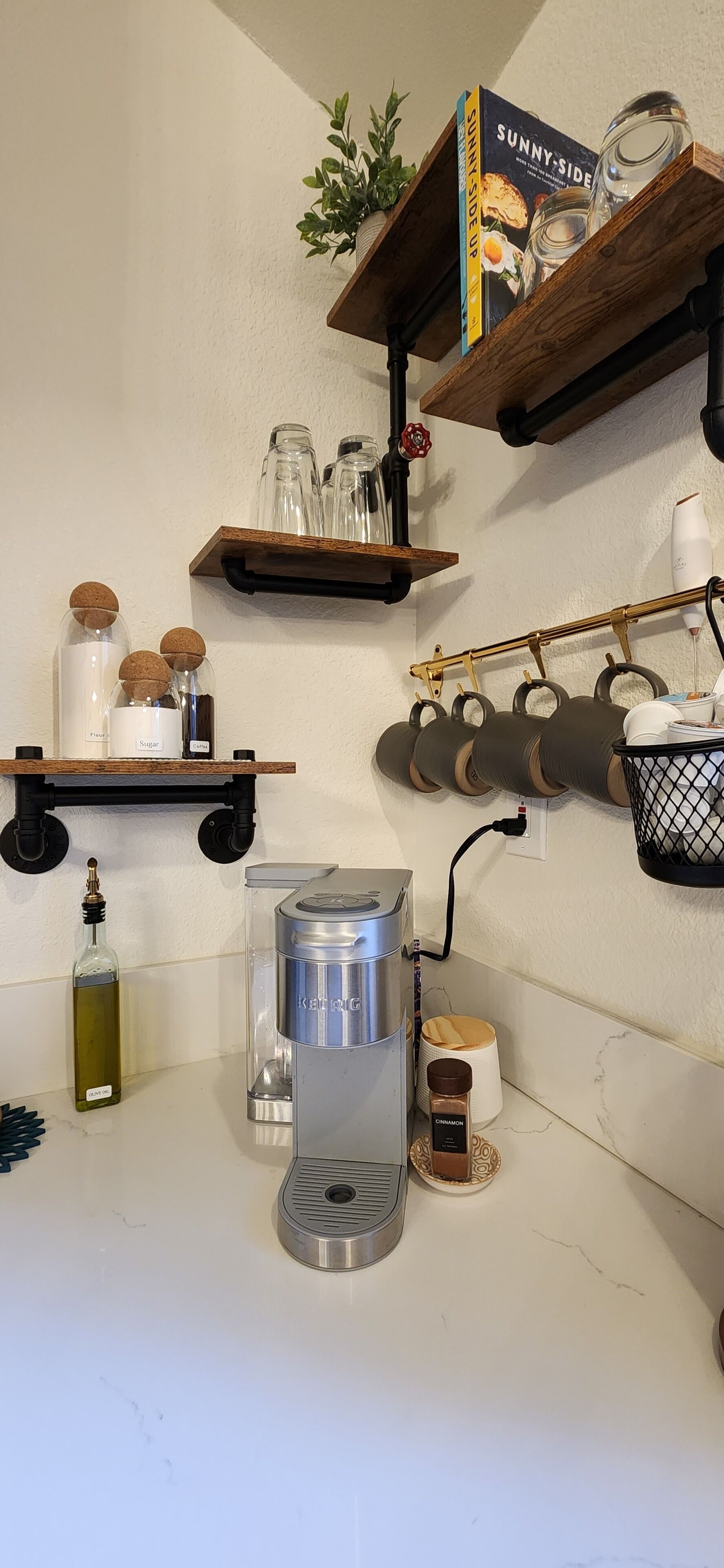 Modern Family Cabin in Arrowbear Lake Running Springs minutes to Snow Valley