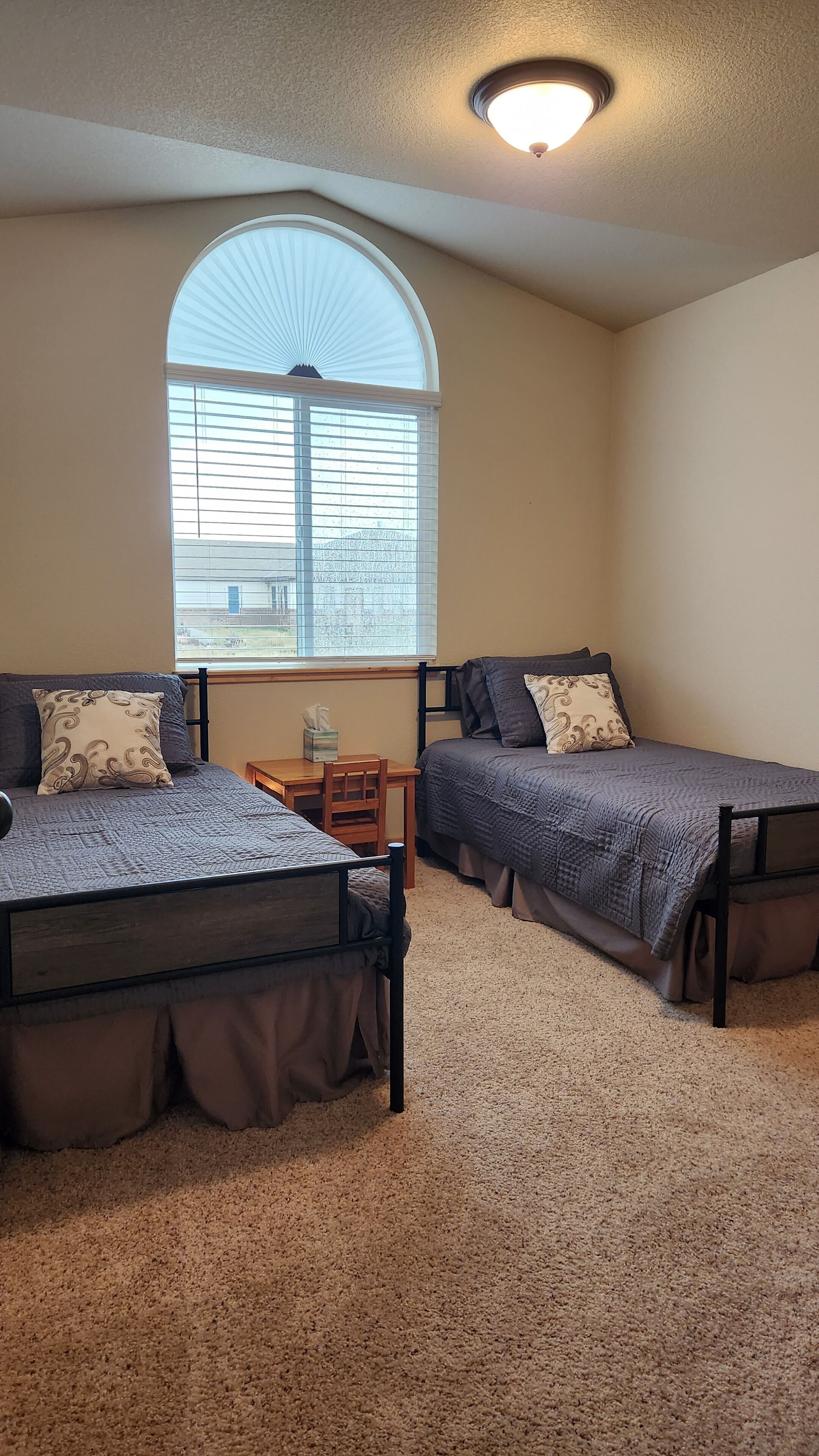 Welcoming home on the outskirts of town, quiet neghborhood, beautiful views.