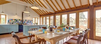 Williams Barn -  a self catering cottage that sleeps 10 guests  in 5 bedrooms
