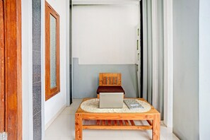 Reception - OYO Life 90472 Villa Dua Dua (Batu)