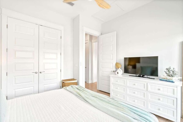 2 Schlafzimmer, BĂŒgeleisen/BĂŒgelbrett, Reisekinderbett, WLAN