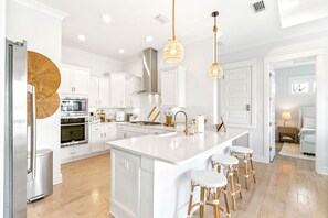 Fridge, microwave, oven, stovetop - Watersound Escape by Stay on 30a (Panama City Beach)