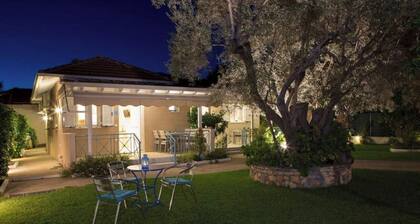 Holiday Home 'Aelia House - Helios' with Mountain View, Wi-Fi and Air Conditioning