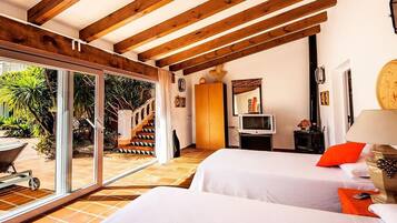 8 habitaciones, tabla de planchar con plancha y wifi gratis