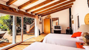 8 bedrooms, iron/ironing board, free WiFi, bed sheets