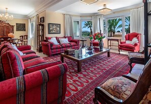 TV, fireplace, DVD player, table tennis