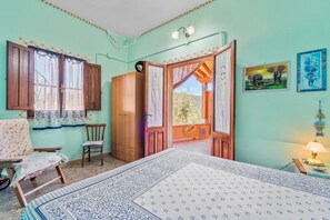 3 bedrooms, bed sheets - Holiday Home 'Villetta Degli Oleandri' with Sea View, Private Terrace and Air Conditioning (Solanas)