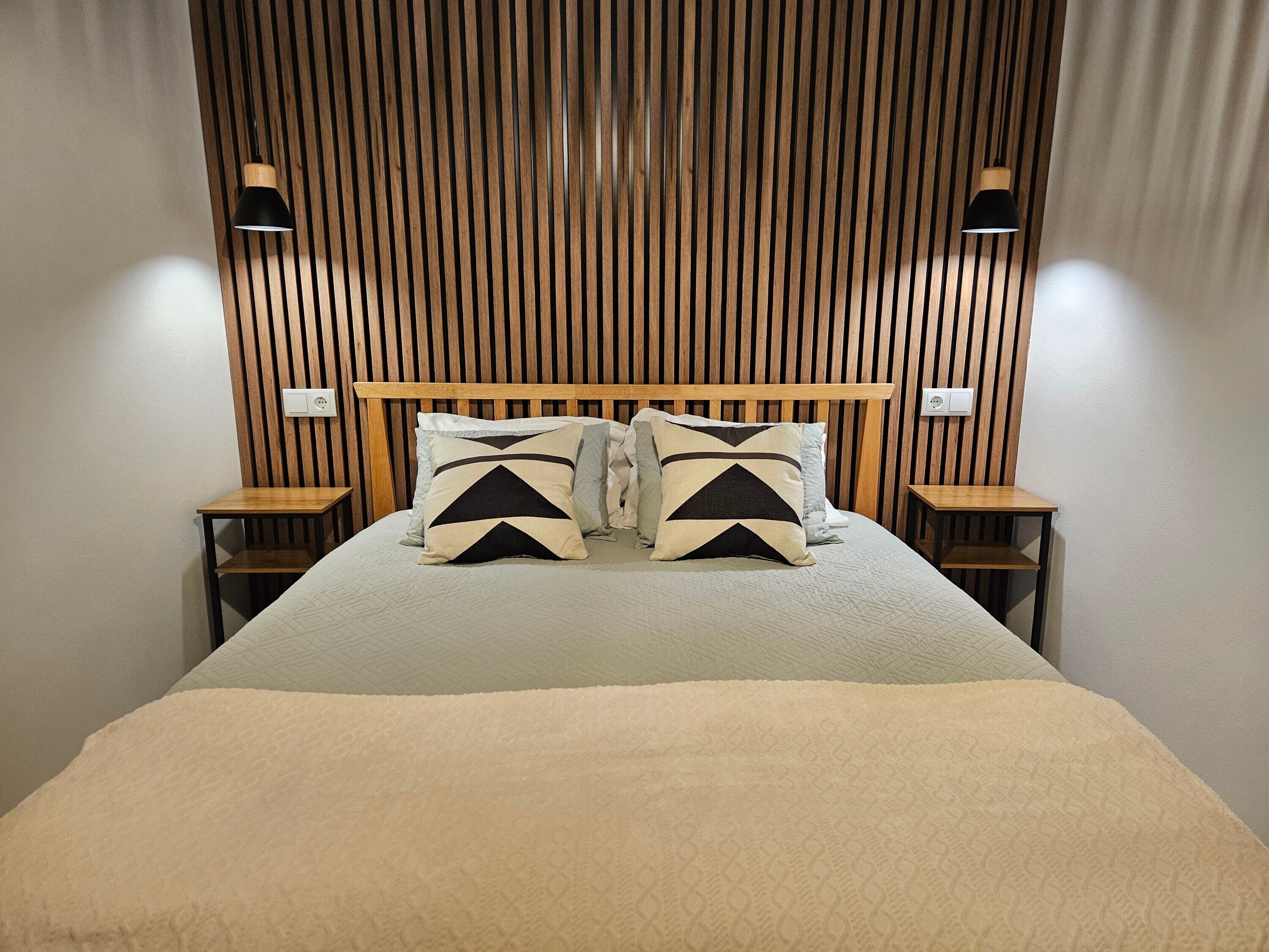 3 habitaciones, tabla de planchar con plancha y wifi gratis 