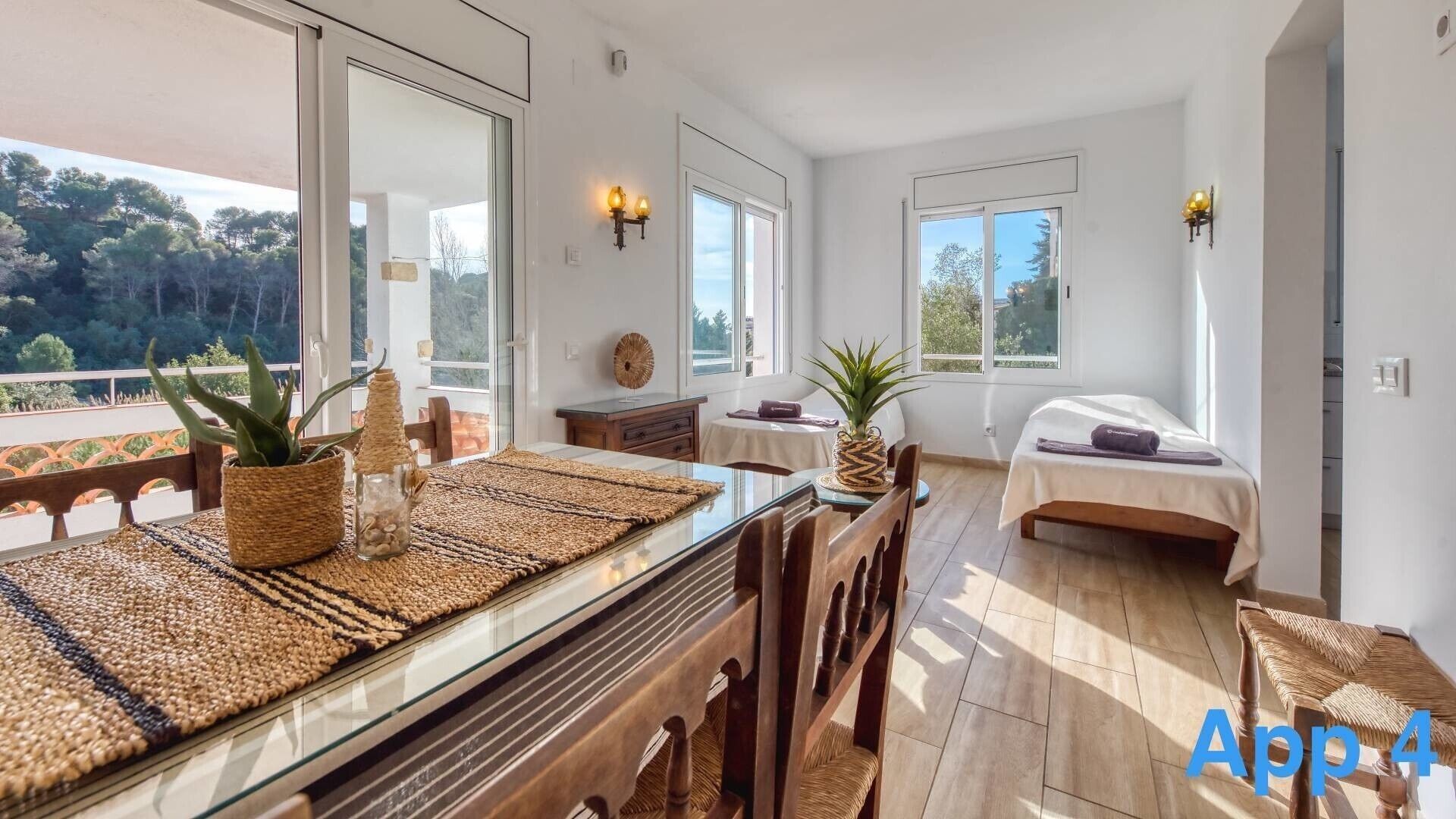 10 bedrooms, free WiFi, bed sheets