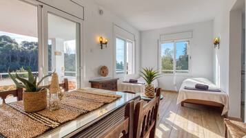 10 bedrooms, free WiFi, bed sheets