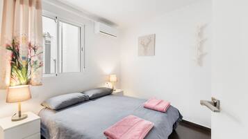 2 chambres, fer et planche Ă repasser, Wi-Fi gratuit, draps fournis