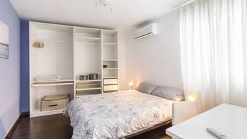 2 slaapkamers, een strijkplank/strijkijzer, gratis wifi, beddengoed