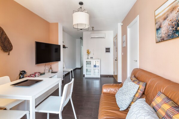 Living area - Apartment "Dream" with Balcony & Wi-Fi (Murcia)