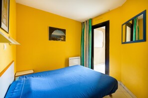 2 habitaciones, tabla de planchar con plancha y wifi gratis 