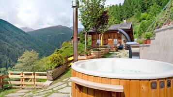 Tina de hidromasaje al aire libre